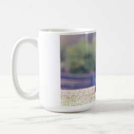 Taza De Café Situación negra del perrito del laboratorio