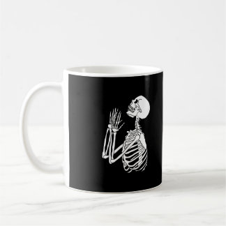 Taza De Café Skeleton pidiendo ayuda en un