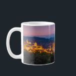 Taza De Café Skyline panorámica de Budapest en Hungría de noche<br><div class="desc">Este es un hermoso paisaje panorámico de Budapest en Hungría en la taquilla de café nocturno</div>
