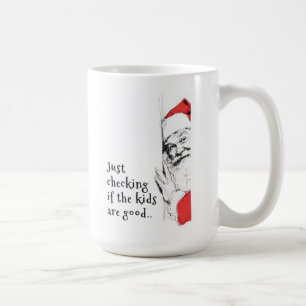 Taza De Café Sneaky Santa está revisando a los niños