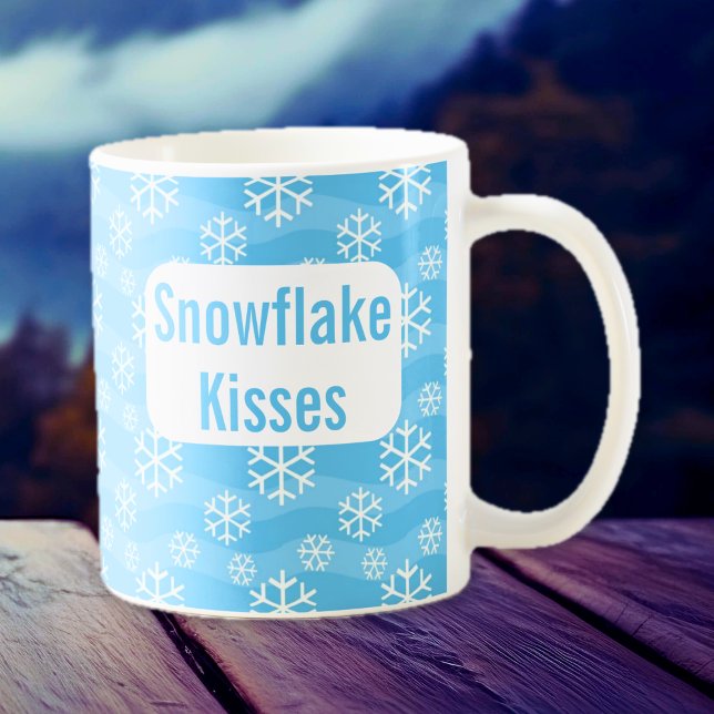 Taza De Café Snowflake besa barba azul de vacaciones de inviern (Blue and White Snowflake Mug)