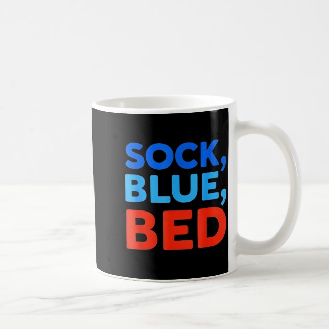 Taza De Café Sock Blue Bed Funny Meme  (Derecha)