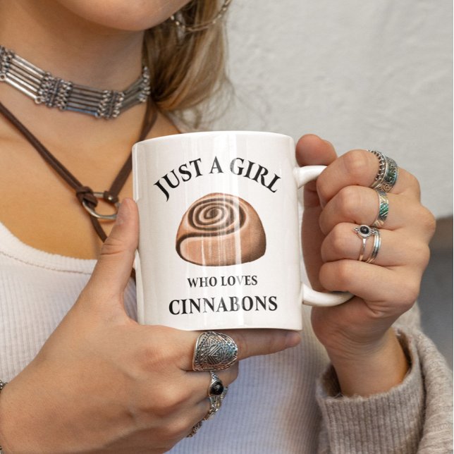 Taza De Café Solo un chica que ama a los cinabriones (Subido por el creador)