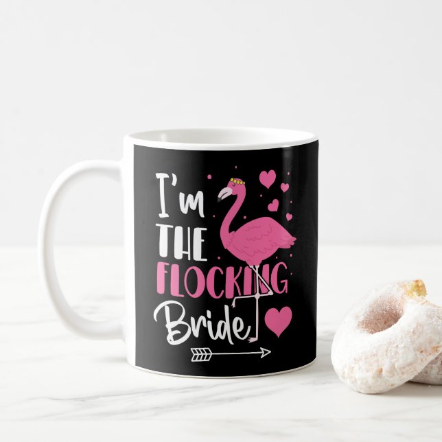 Taza De Café Soy la Novia que se Casa con Flamencos Bailando (Con donut)