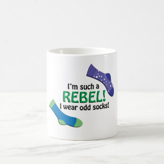 Taza De Café ¡Soy tal rebelde, yo llevo calcetines impares!