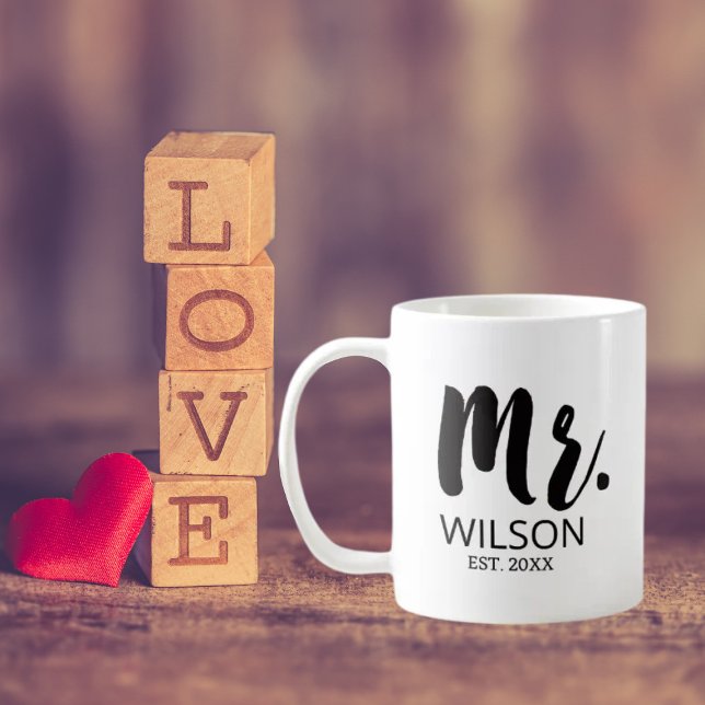 Taza De Café Sr. Groom Brush Fuente Boda Aniversario Pareja (Close up, On the table)