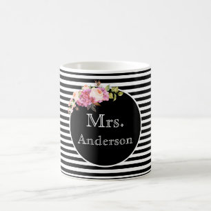 Taza De Café Sra. Apellidos Bandas y Flores Negra y Blanca