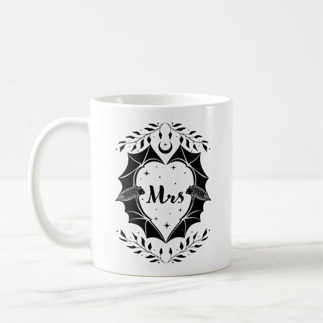 Taza De Café Sra. Gótica Mug Con Bats, Regalo Boda Alternativo (Izquierda)