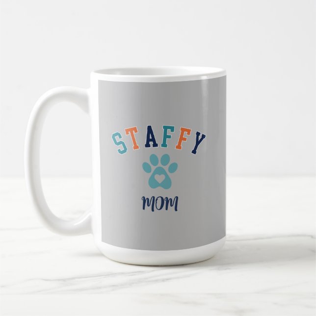 Taza De Café Staffy Mom Pawprint Personalizado de texto Retro (Izquierda)
