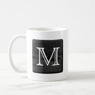 Taza De Café Su monograma de la letra. Imagen de la madera