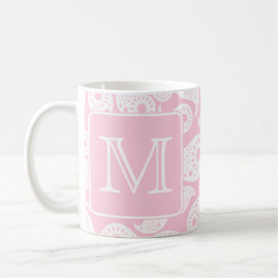 Taza De Café Su monograma de la letra. Modelo rosado de Paisley