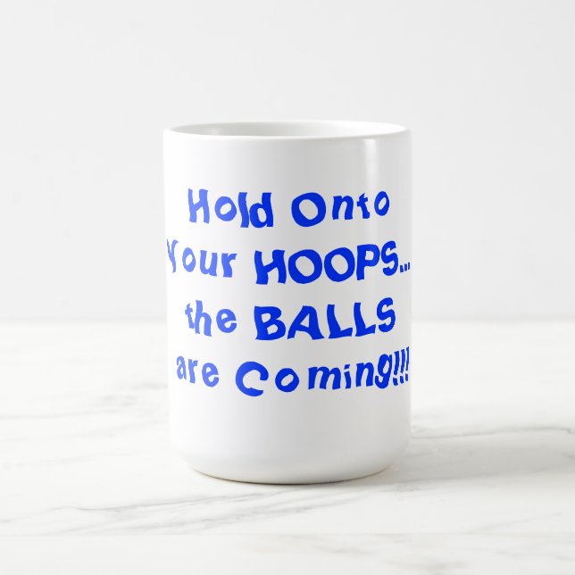 Taza De Café Sujete a tu argollino humorístico de baloncesto de (Centro)