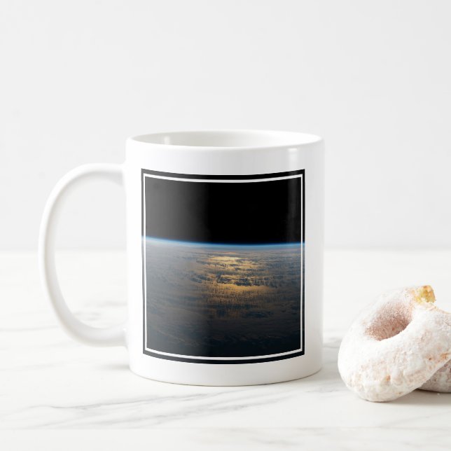 Taza De Café Sunglint Viene De Un Pacífico Sur Parcialmente Nub (Con donut)