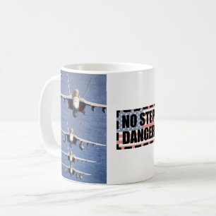 TAZA DE CAFÉ SUPER HORNET DE F/A-18F - SIN PELIGRO DE PASO