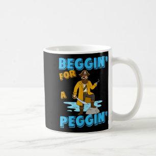 Taza De Café Suplicando por un pirata divertido ofensivo clavan