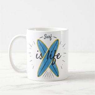 Taza De Café Surf es la playa de las olas oceánicas cruzadas po