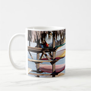 Taza De Café Surfboard rojo y blanco en cremallera de madera ma