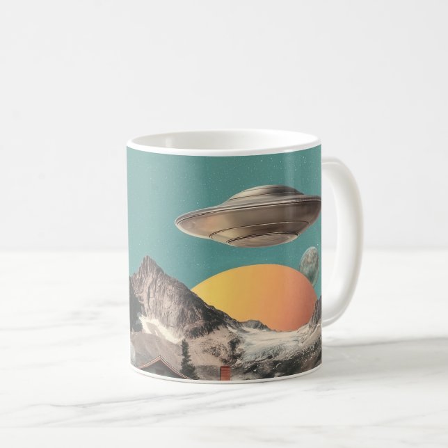 Taza De Café Surreal UFO Over Rustic House (Anverso derecho)