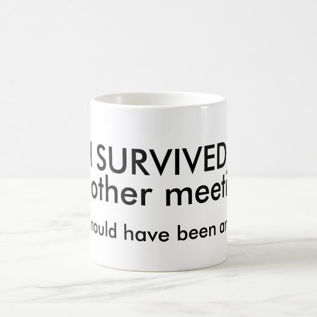 Taza De Café Survived mitin Coffee Mug (Centro)