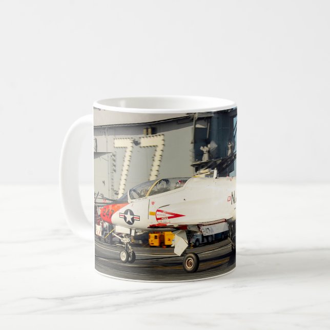 TAZA DE CAFÉ T-45 GOSHAWK (Anverso izquierdo)