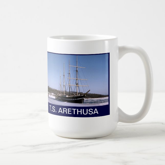 Taza De Café T.S. Arethusa en el río congelado Medway (Derecha)