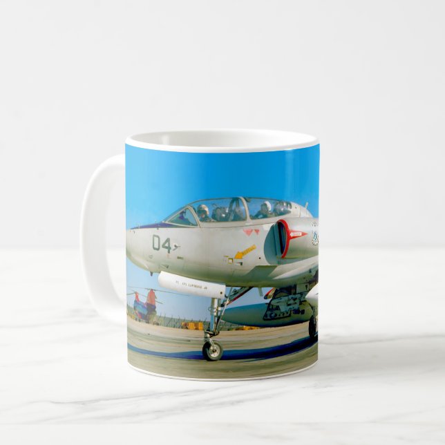 TAZA DE CAFÉ TA-4F SKYHAWK (Anverso izquierdo)