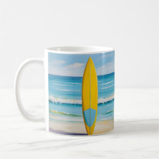 Taza De Café Tabla de surf azul y amarilla en la playa