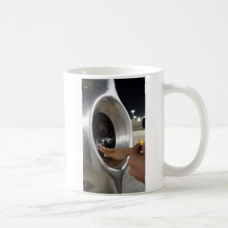 Taza De Café Tatyeed perfumando la piedra negra