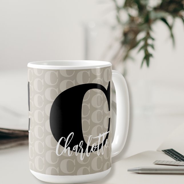 Taza De Café Taupe Monograma Patrón Negro Nombre de guión blanc (Subido por el creador)