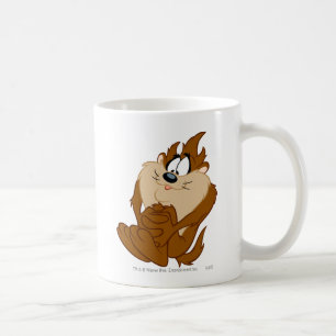 Taza De Café TAZ™ posando 4