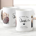 Taza De Café Te quiero OMA Hearts Personalizado Dos fotos Coffe<br><div class="desc">Sencillo y dulce taza de café para la abuela: El guión con letras a mano dice NOSOTROS TE AMAMOS OMA con el corazón florecido sobre tus nombres. Personaliza tus dos fotos favoritas y haz de esto un regalo moderno y a la moda para una abuela querida.</div>