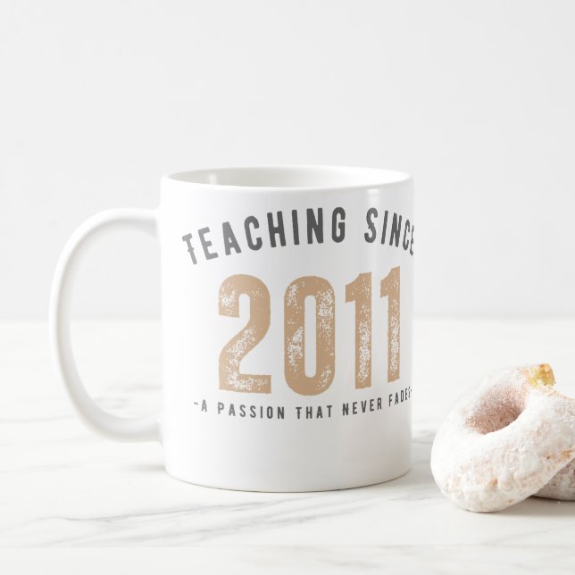 Taza De Café Teacher mug | Teaching since 2011 (Con donut)