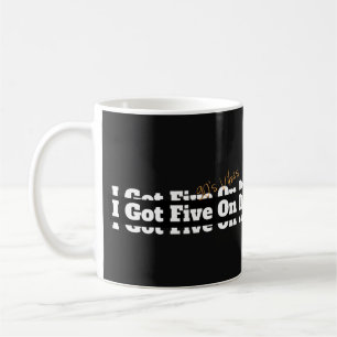 Taza De Café Tengo cinco en la letra de los 90