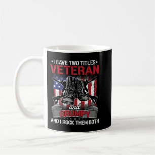 Taza De Café Tengo Dos Títulos Veteranos Y Padres Grupales Día 