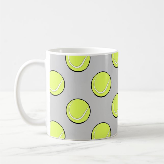 Taza De Café Tennis Balls Patrón sin costura sobre fondo gris (Izquierda)