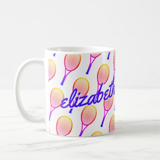 Taza De Café Tennis Custom Name Bright Púrpura Rosa Personaliza (Izquierda)