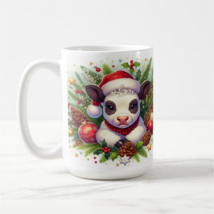 Taza De Café Ternero lindo en arreglo festivo de Navidad