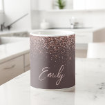 Taza De Café Terracotta Rosa Gold - Broche de Purpurina rosa Ru<br><div class="desc">Terracota y Rosa de oro - Purpurina de espuma rosada de Rubor Cepilló el nombre Metalizado del Monograma y la copa de café inicial o taza. Esto hace que el dulce perfecto cumpleaños 16, boda, ducha de novia, aniversario, ducha de bebé o fiesta de soltera sea regalo para alguien que...</div>
