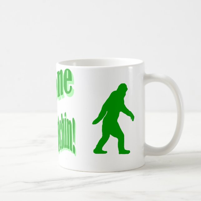 Taza De Café Texto del eslogan verde fuera de squatchin (Derecha)
