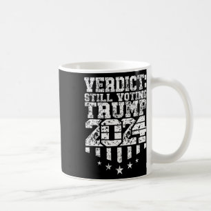 Taza De Café Texto fatigado que Trump sigue votando como convic