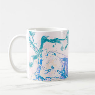 Taza De Café Textura artística. Borde violeta brillante. Arte v