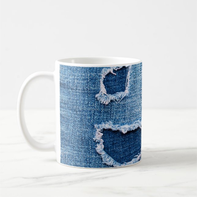 Taza De Café Textura de tela de denim desgarrada, tonos azules. (Izquierda)
