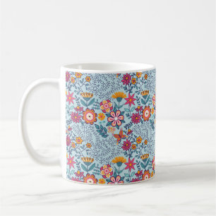 Taza De Café Textura sin foco con flores y mariposas. Fin