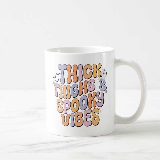 Taza De Café Thick Thighs y Spooky Vibes (Derecha)