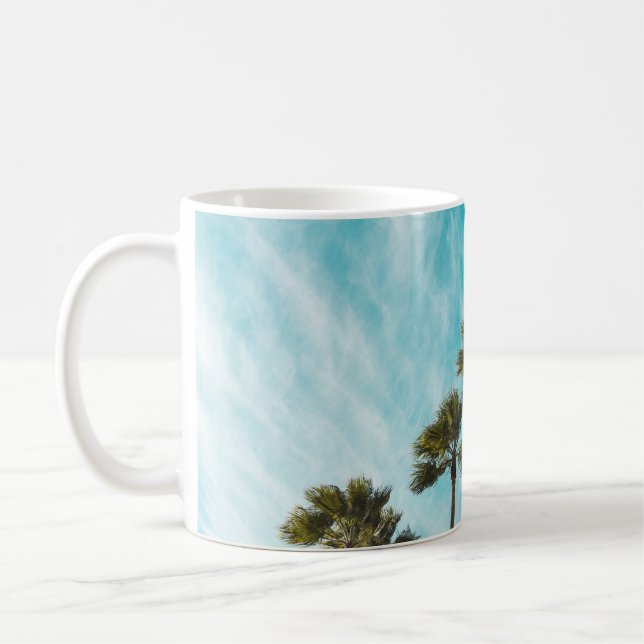 Taza De Café Three green leaf trees below cirus clouds (Izquierda)