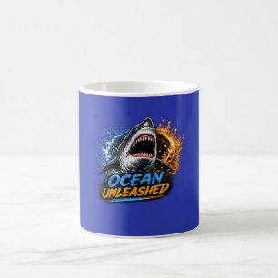 Taza De Café Tiburón Desatado en el Océano – Salpicadura Audaz