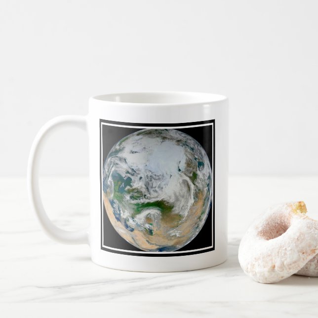 Taza De Café Tierra Que Muestra El Ártico, Europa Y Asia. (Con donut)