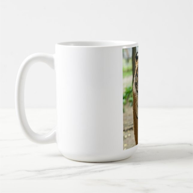 Taza De Café Tigre caminando por el bosque (Izquierda)