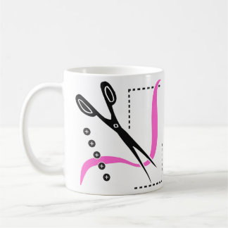 Taza De Café Tijeras, hilo ocupado y botones cosiendo tema