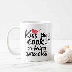 TAZA DE CAFÉ TIPOGRAFÍA DE '''BESAR AL COCINERO''' CITA